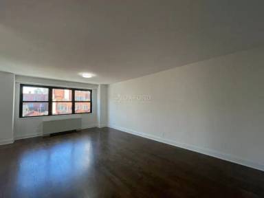 Main picture of 400 E 89th St Apartments