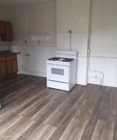 Main picture of 22 Benton St