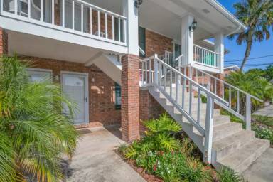 Main picture of 22 Comares Ave