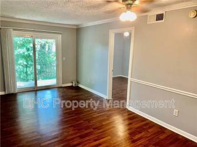 Main picture of 2805 Northeast Expy NE