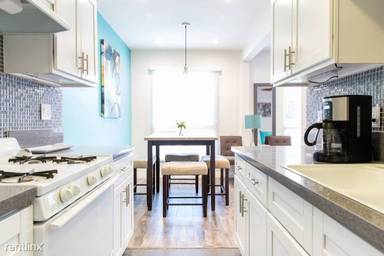 Main picture of 5943 Carlton Way