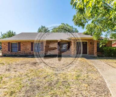 Main picture of 205 Lux Dr