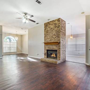 Main picture of 700 S Highland Dr