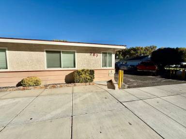 Main picture of 287 E Elm St
