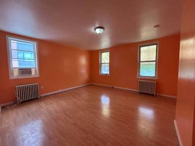 Main picture of 1815 Tasker St