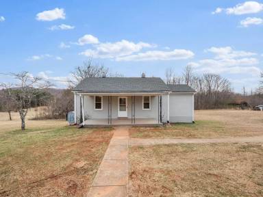 Main picture of 72 Toms Knob Rd