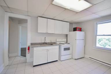 Main picture of 117 E Martin St