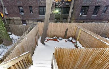 Main picture of 323 E 78th St