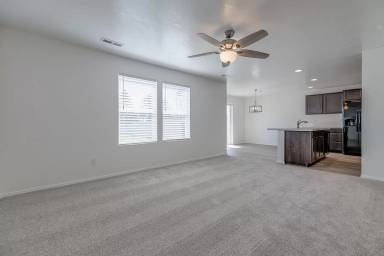 Main picture of 861 W Apple Pine St