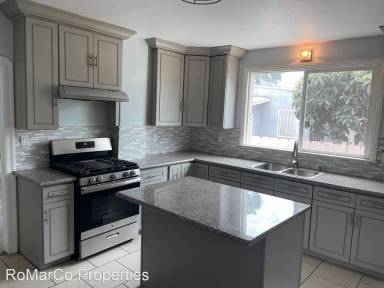 Main picture of 727 S Sacramento St