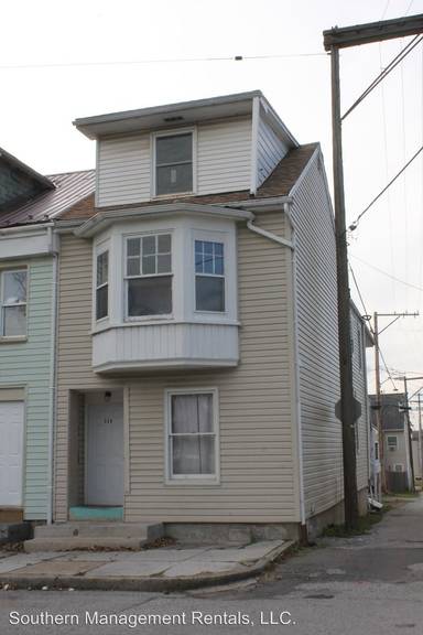 Main picture of 330 S Pershing Ave