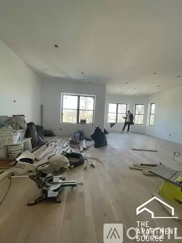 Main picture of 3527 W Shakespeare Ave