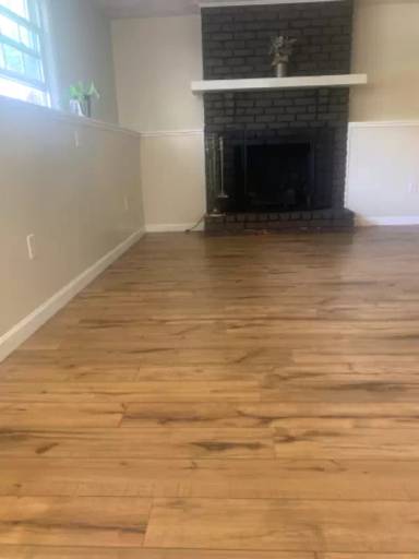 Main picture of 61 Castle Cir