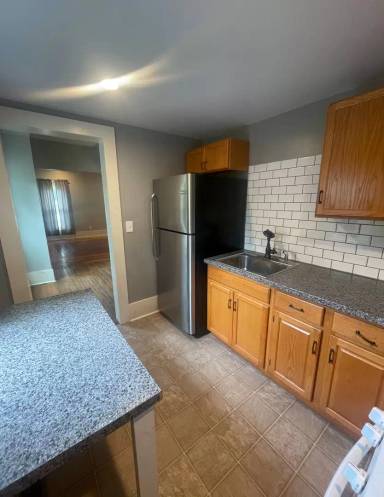 Main picture of 48 South St
