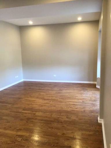 Main picture of 4752 S Michigan Ave