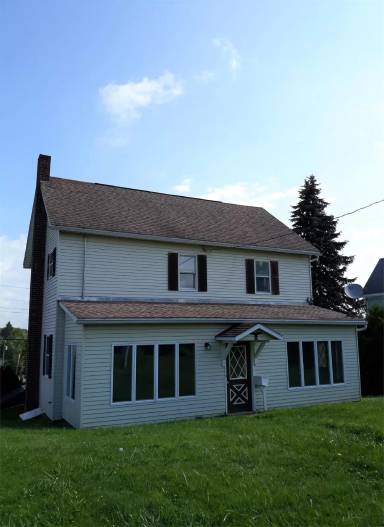 Main picture of 184 Main St