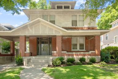 Main picture of 1294 Vinton Ave