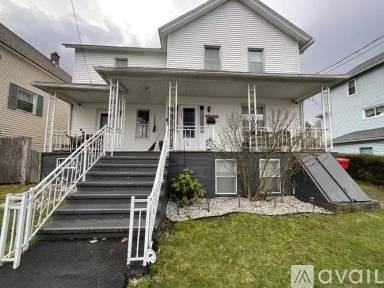 Main picture of 304 Delaware St