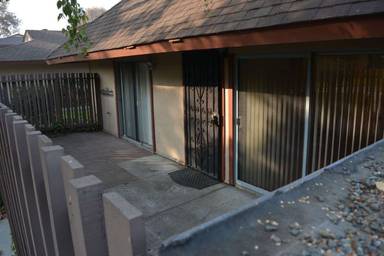 Main picture of 209 Red Oak Dr E