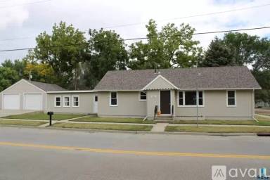 Main picture of 330 S Foster St