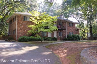 Main picture of 750 E Lake Dr