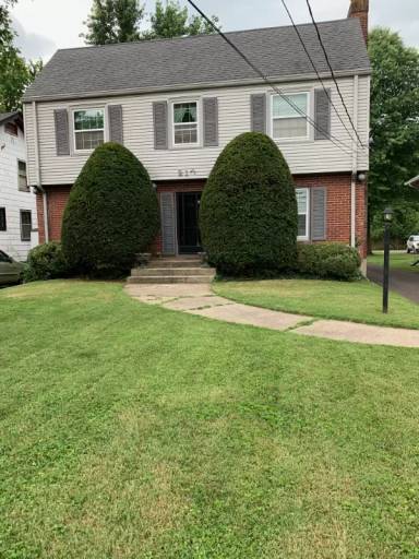 Main picture of 210 Browns Ln