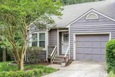 Main picture of 620 Windsong Ln