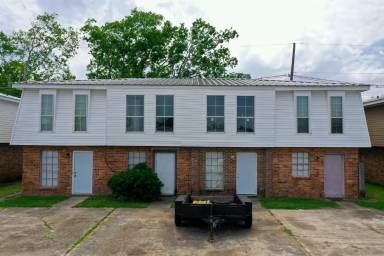 Main picture of 231 Belle Terre Blvd