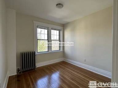 Main picture of 27 Park Dr