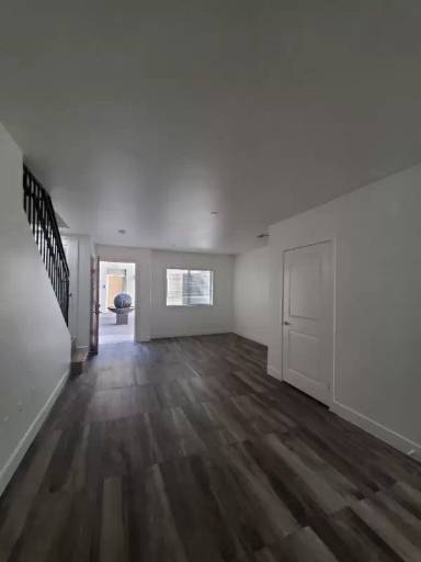Main picture of 11312 Huston St