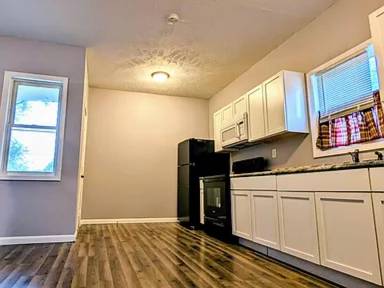 Main picture of 2519 Wirt St