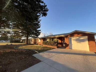 Main picture of 2738 Deming Blvd