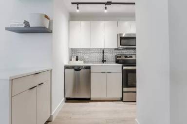 Main picture of 31 E Chestnut St