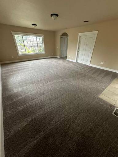 Main picture of 305 Jefferson Ave NE
