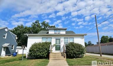 Main picture of 940 Elm St