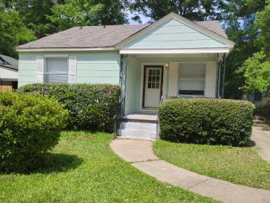 Main picture of 1503 W 6th St