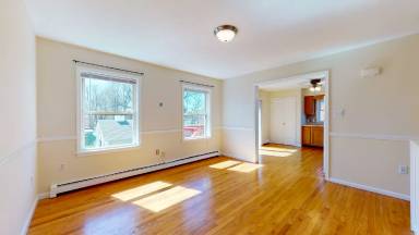 Main picture of 28 Couch St