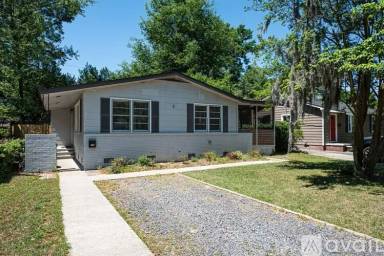 Main picture of 5065 Walker St