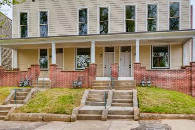 Main picture of 1002 W 38th St