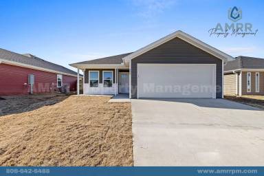 Main picture of 405 Honeybee Ave
