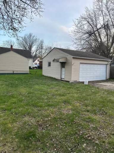 Main picture of 908 Clifford Ave