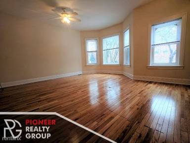 Main picture of 3818 N Sheffield Ave