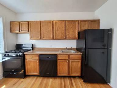 Main picture of 1909 W Larchmont Ave