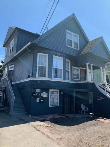 Main picture of 1740-1748 35th Ave