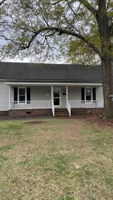 Main picture of 323 E Caswell St
