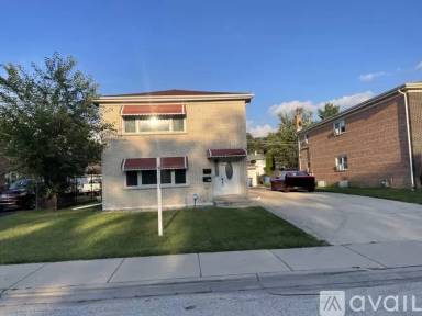 Main picture of 875 S Addison Rd