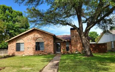 Main picture of 5526 Excalibur Dr