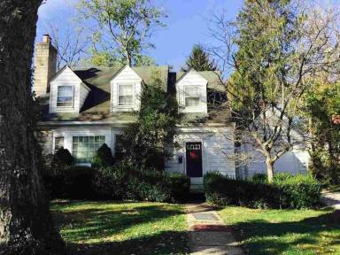 Main picture of 516 S Mitchell St