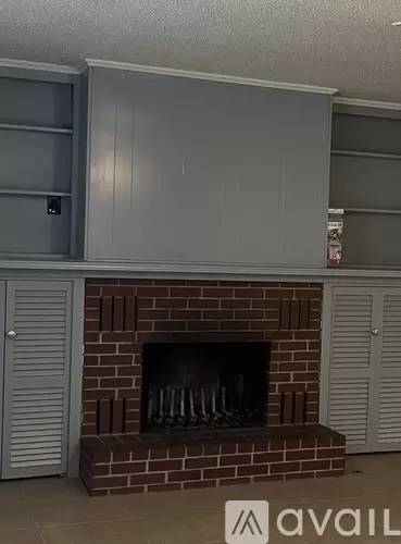 Main picture of 4212 N Locust St