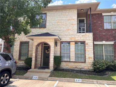 Main picture of 235 Forest Dr